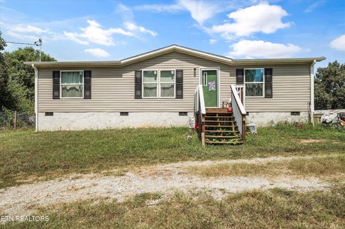 809 Shadrock Ln, Strawberry Plains, TN, 37871-3625 | Card Image
