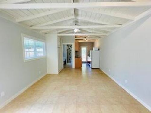 c-530 W Victoria Street, Santa Barbara, CA, 93101 | Card Image