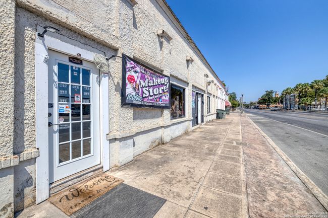 111 S Getty St, Home with 0 bedrooms, 0 bathrooms and null parking in Uvalde TX | Image 4