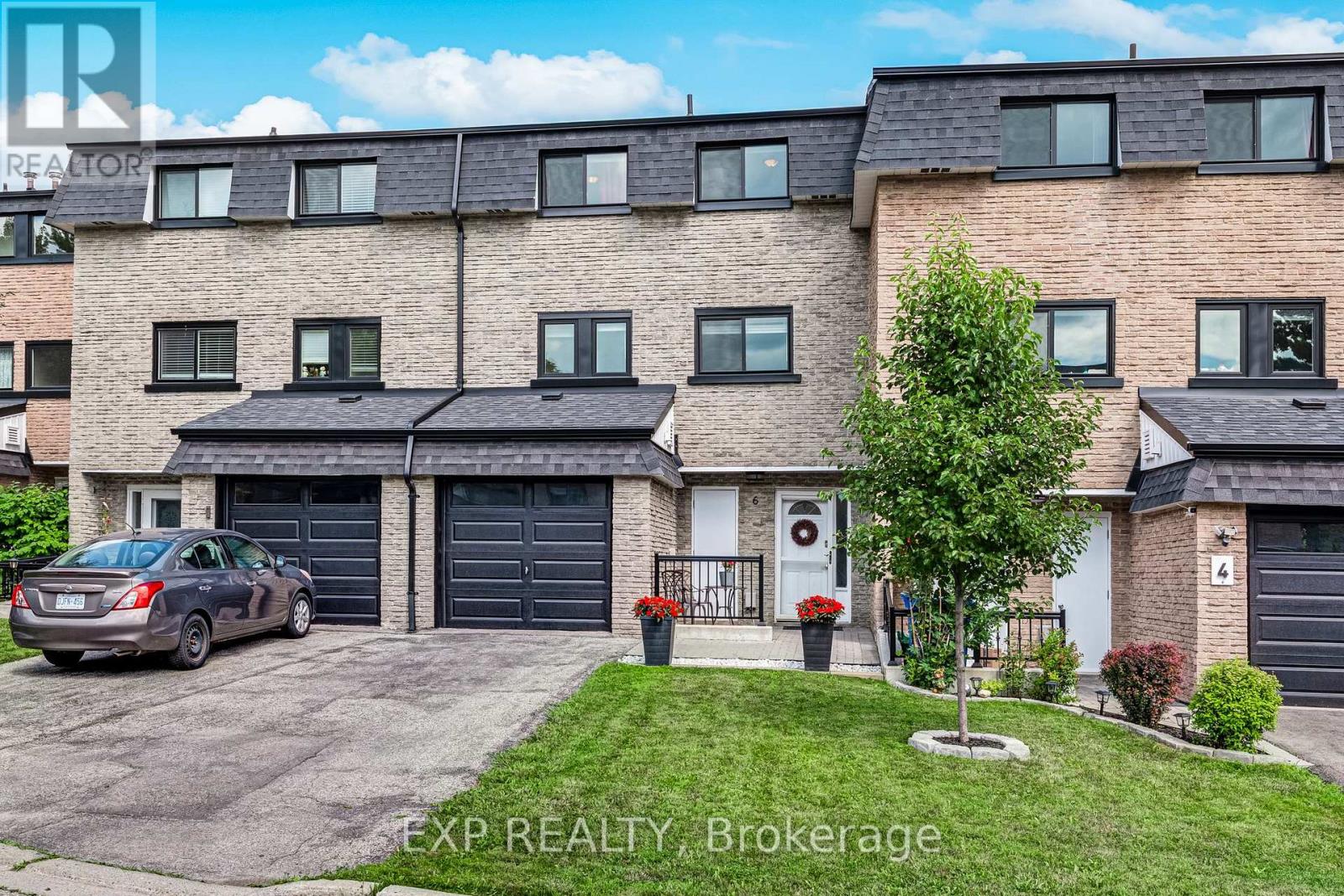 Residential in Aurora (Aurora Highlands) 4
