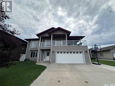 304 Abbott Bay, House other with 4 bedrooms, 3 bathrooms and null parking in Estevan SK | Image 1