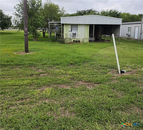 105-101-105 W Austin Ave, Seadrift, TX, 77983-3725 | Card Image