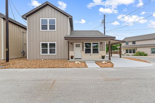 304 Riley Way, Kerrville, TX, 78028-4454 | Card Image