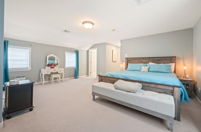 Primary suite with full bath and walk-in closet | Image 11