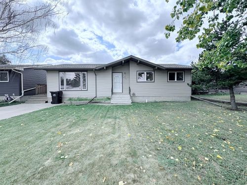 203 4 Ave E, Oyen, AB, T0J0C7 | Card Image