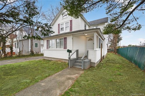 21 Maple Ave, Port Jefferson Station, NY, 11776-1237 | Card Image