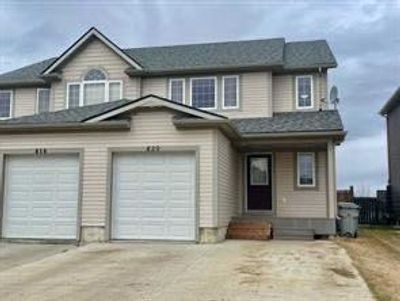 B - 820 28 St, Home with 4 bedrooms, 1 bathrooms and 3 parking in Wainwright AB | Image 1