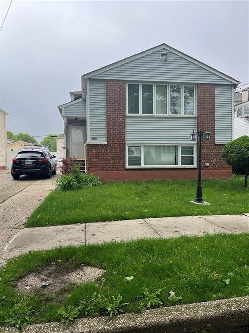 10567 Flatlands 7th St, Brooklyn, NY, 11236-4619 | Card Image