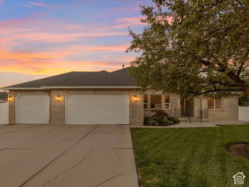 9422 S Spring Willow Cir, South Jordan, UT, 84095-2357 | Card Image