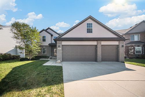 644 Elk Ridge Dr, Dundee, MI, 48131-9571 | Card Image