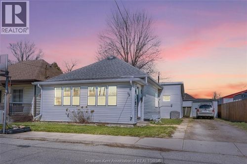 23 Degge St, Chatham, ON, N7M4X3 | Card Image