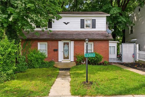 104 Pittsburgh Cir, Ellwood City, PA, 16117-2138 | Card Image