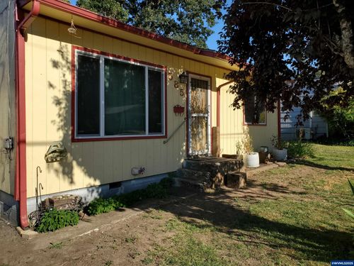 585 5th Ave, Sweet Home, OR, 97386-2066 | Card Image