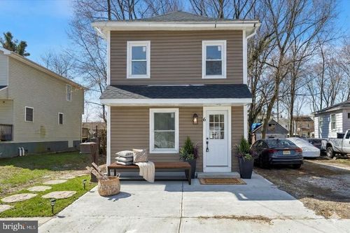 6 W Griffith St, PENNS GROVE, NJ, 08069-1319 | Card Image
