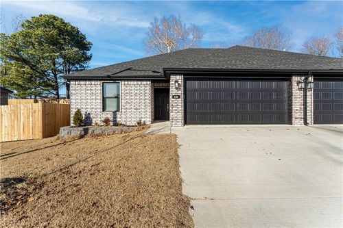 102 Ryder St, Gentry, AR, 72734-3000 | Card Image