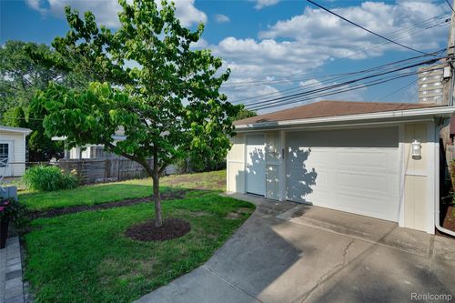 11187 Ziegler St, Taylor, MI, 48180-4321 | Card Image