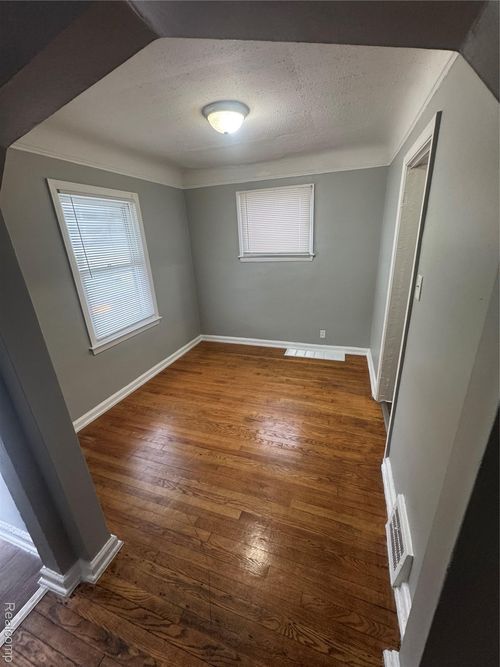 13564 Faust Ave, Detroit, MI, 48223-3504 | Card Image