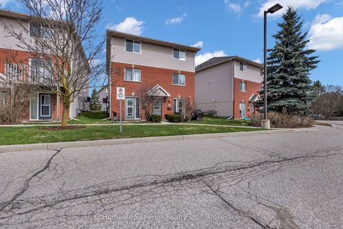 12c-139 Brighton St, Waterloo, ON, N2J4Z5 | Card Image