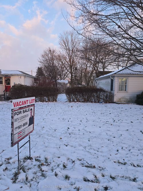 126 Oakwood St, Port Colborne, ON, L3K5G3 | Card Image