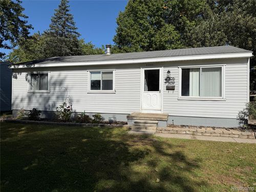 28028 Willow Tree St, Romulus, MI, 48174-2938 | Card Image