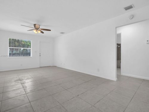 3-241 Nw 40th St, Oakland Park, FL, 33309-5228 | Card Image