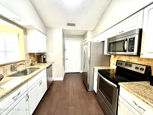 10661 Hearthstone Dr, House other with 3 bedrooms, 2 bathrooms and null parking in Jacksonville FL | Image 5