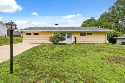 412 Defoe Dr, Dayton, OH, 45431-1907 | Card Image