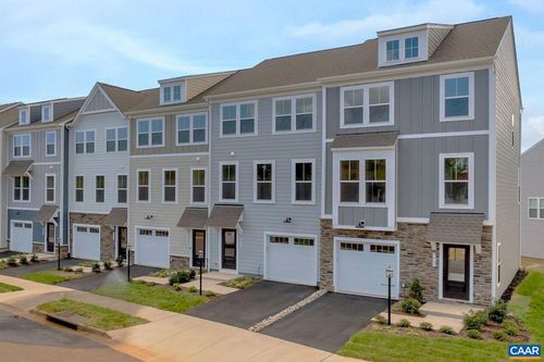 5001 Dunnagan Dr, CROZET, VA, 22932-9408 | Card Image