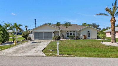 167 Mocha Court, House other with 3 bedrooms, 2 bathrooms and null parking in Punta Gorda FL | Image 1