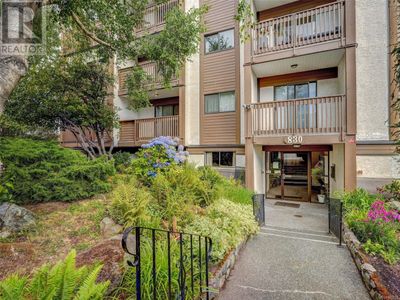 102 - 830 Esquimalt Rd, Condo with 1 bedrooms, 1 bathrooms and 1 parking in Esquimalt BC | Image 1