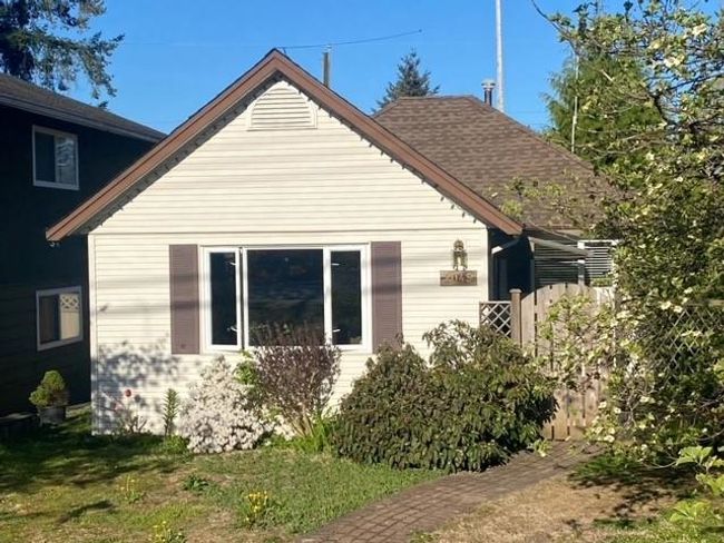 2049 Mahon Avenue, House other with 2 bedrooms, 1 bathrooms and 3 parking in North Vancouver BC | Image 1