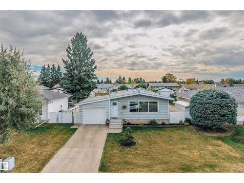7811 148 Ave Nw, Edmonton, AB, T5C2T8 | Card Image