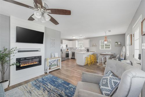 424 Angel Wing St, Surfside Beach, TX, 77541-8027 | Card Image