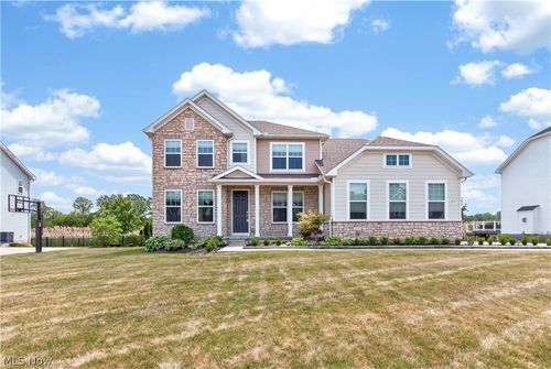 2335 Norton Pl, Avon, OH, 44011-6300 | Card Image