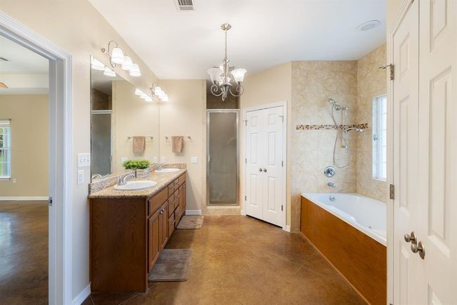 10565 N Highway 77, House other with 3 bedrooms, 3 bathrooms and 4 parking in Lexington TX | Image 21