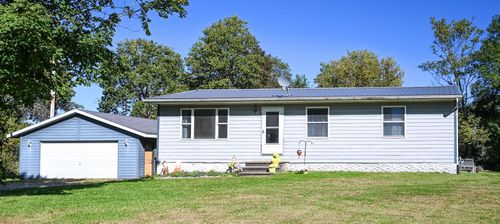 1863 Honey Creek Rd, Manchester, IA, 52057-8858 | Card Image