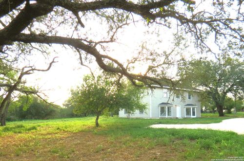 226 River Bluff Dr, Lytle, TX, 78052-3972 | Card Image