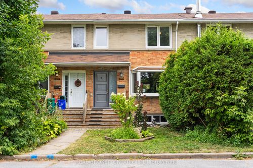 1003 Silver St, Ottawa, ON, K1Z6H8 | Card Image