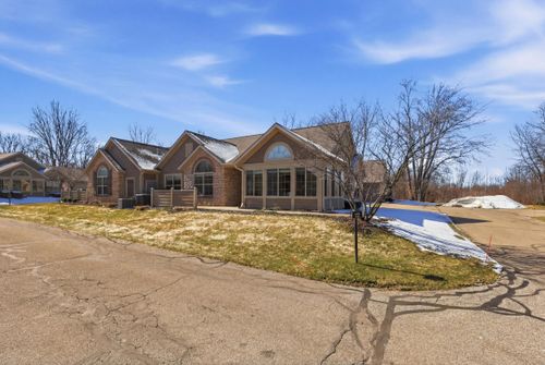 5315 Fawn Creek Dr, Wyoming, MI, 49418-9278 | Card Image
