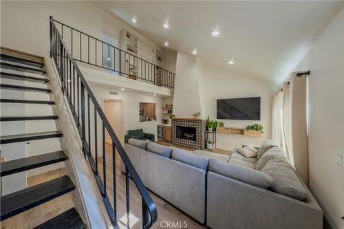 135 Morristown Ln, Costa Mesa, CA, 92626-6567 | Card Image