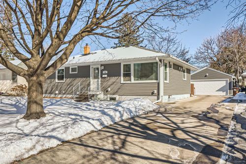 752 24th Avenue N, SOUTH SAINT PAUL, MN, 55075 | Card Image