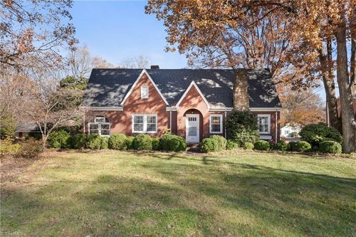 7945 Broad St, Rural Hall, NC, 27045-9335 | Card Image