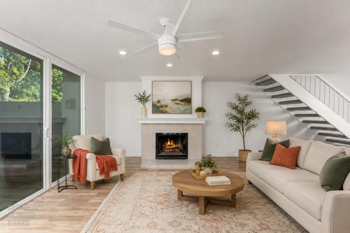 2-709 Woodside Ln E, Sacramento, CA, 95825-4315 | Card Image