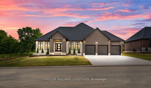 65 East Glen Drive, Lambton Shores, ON, N0M1B0 | Card Image