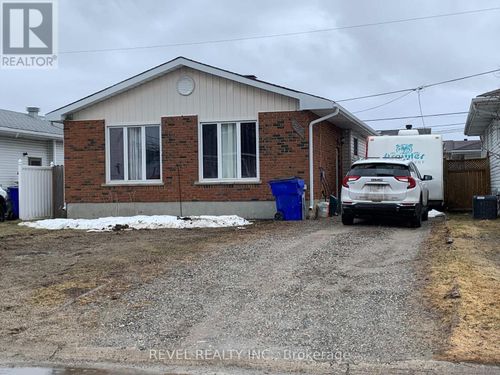 597 Spooner Dr, Timmins, ON, P4N4R6 | Card Image