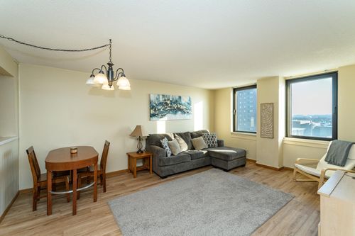 1112-220 Broadway Ave S, Rochester, MN, 55904-6531 | Card Image