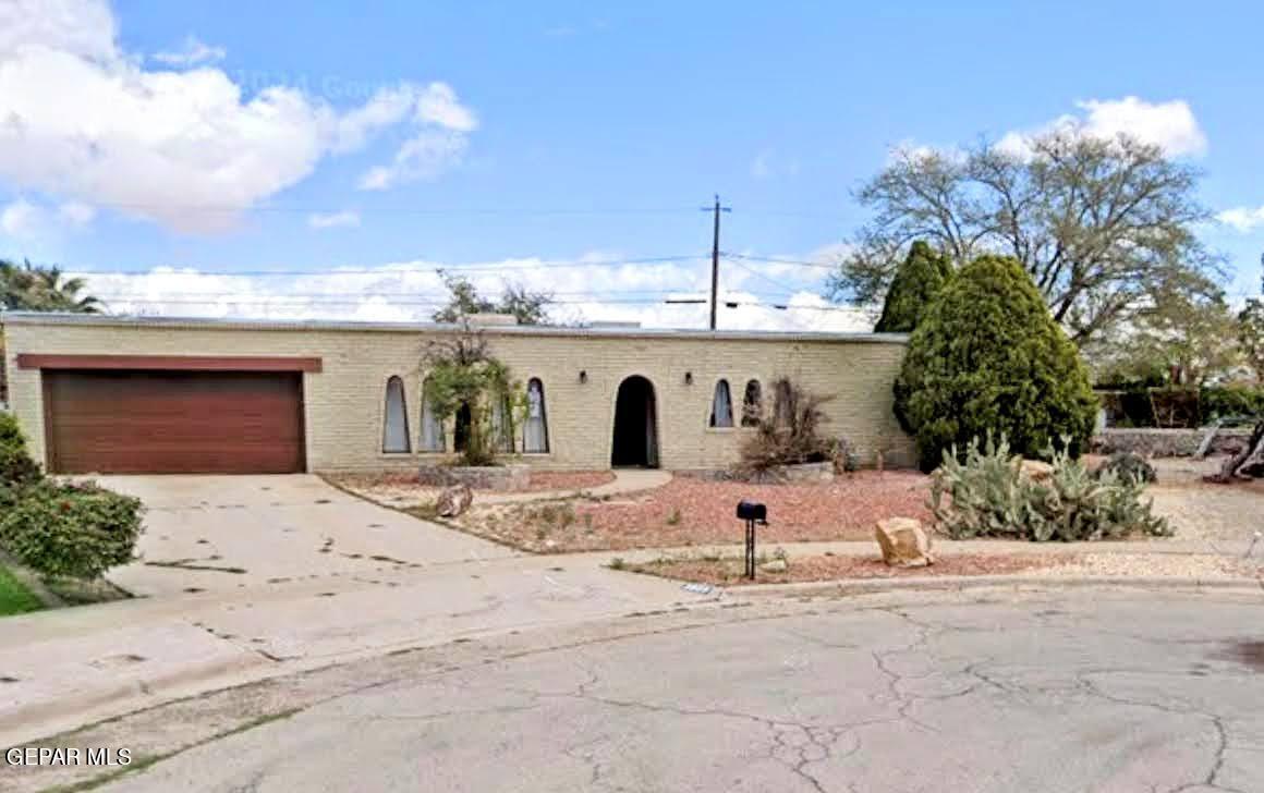 Saco Way, Horizon City, TX 79928