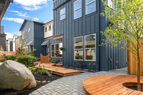 a-5033 25th Ave Sw, Seattle, WA, 98106-1371 | Card Image