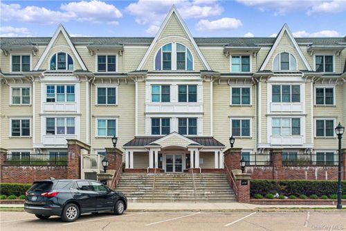 unit-112-225 Stanley Ave, Mamaroneck, NY, 10543-2579 | Card Image