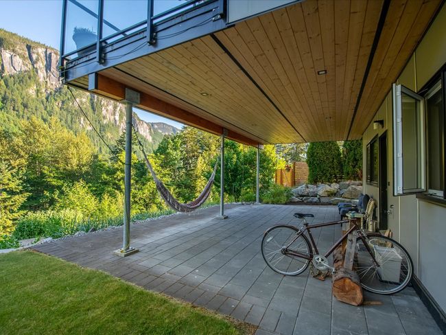 2258 Windsail Pl, House other with 5 bedrooms, 5 bathrooms and 7 parking in Squamish BC | Image 30